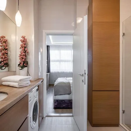 Breathless Basilica View Elegant Flat With Balcony Need Reservation X Free Parking Διαμέρισμα