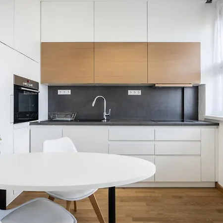 Breathless Basilika View Elegant Flat With Balcony Need Reservation X Free Parking Apartment Budapest