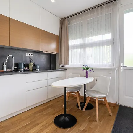 Apartment Breathless Basilika View Elegant Flat With Balcony Need Reservation X Free Parking *