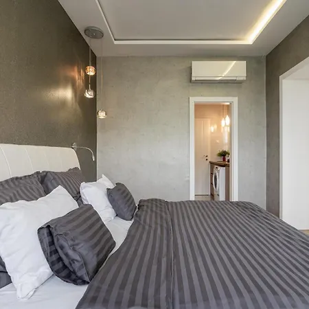 Breathless Basilika View Elegant Flat With Balcony Need Reservation X Free Parking Budapest