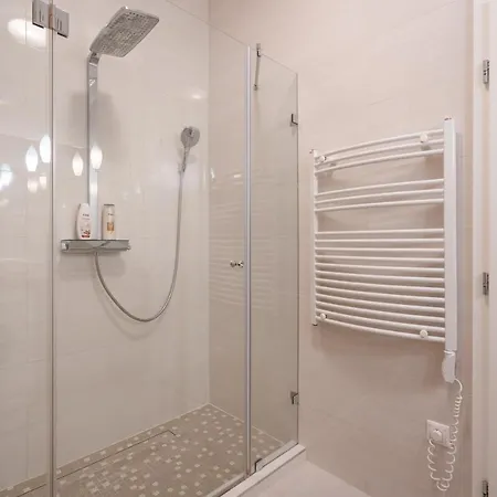 Amora Homes Breathless Basilica View Elegant Flat With Balcony Need Reservation X Free Parking Budapest