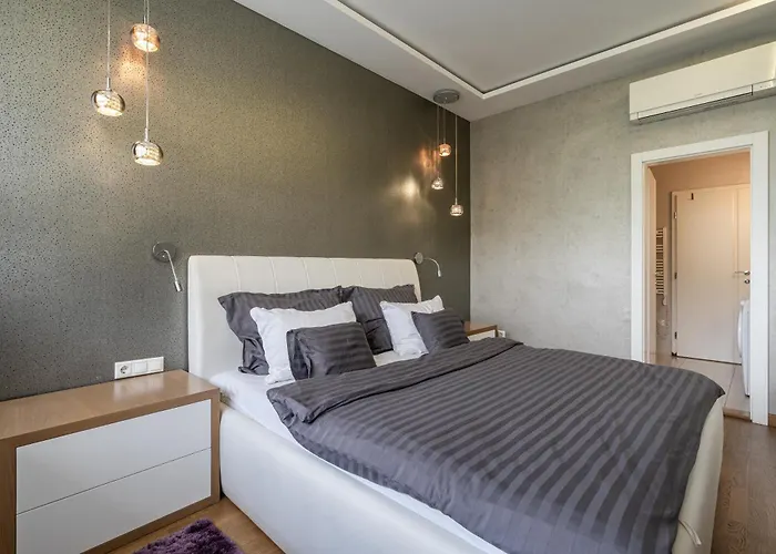 Breathless Basilica View Elegant Flat With Balcony Need Reservation X Free Parking *